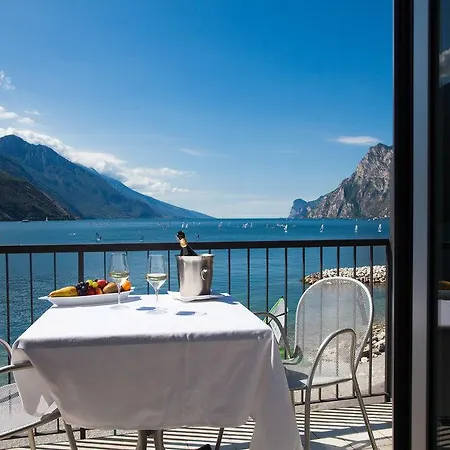 Lido Blu - Surf & Bike Hotel Torbole Sul Garda